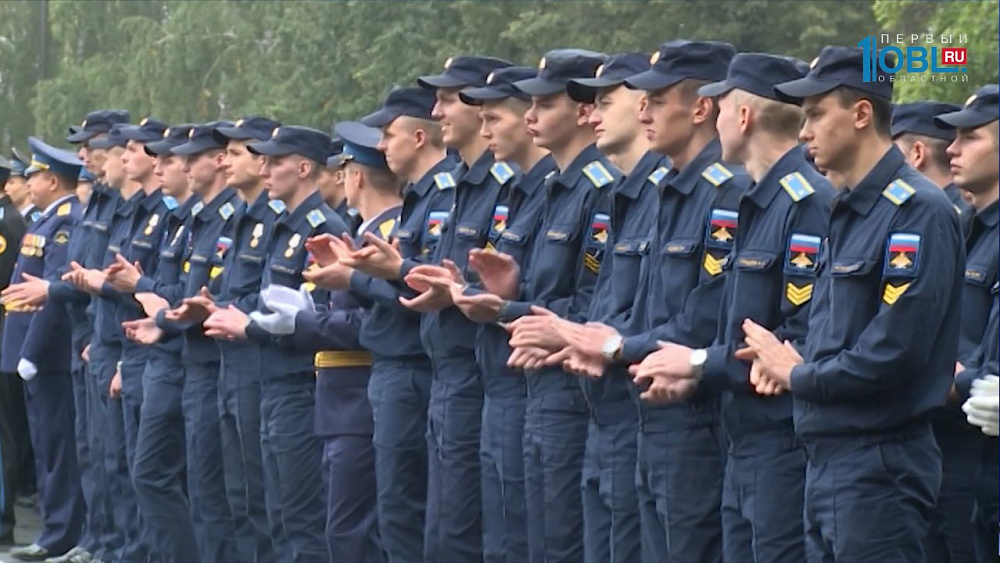 В училище штурманов курсанты приняли военную присягу 