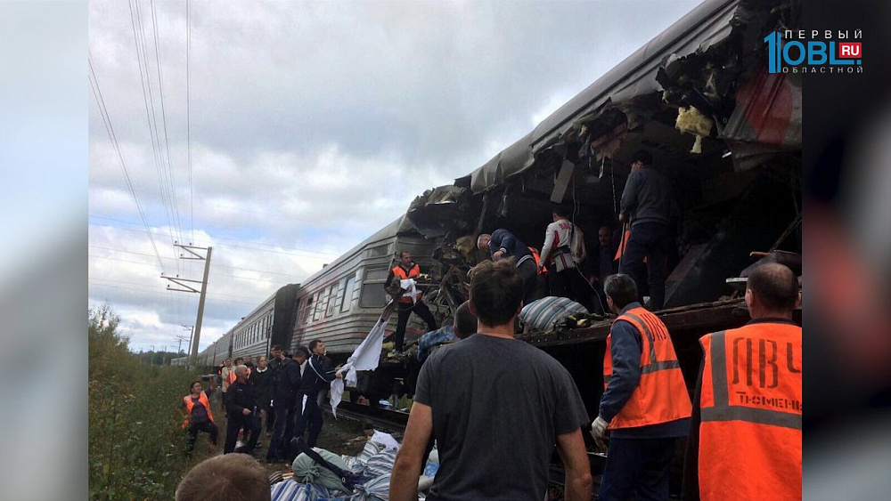 В ХМАО столкнулись поезд и грузовик
