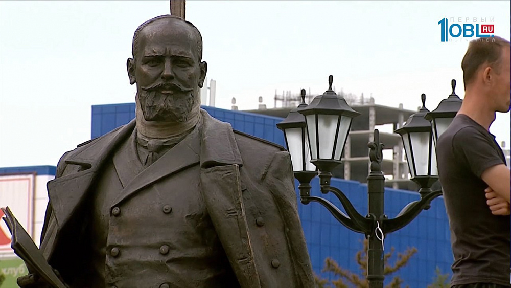 В Челябинске начали установку памятника Столыпину