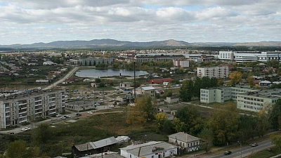 Глава Каслей ушла в отставку из-за жалобы на конкурс