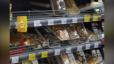 Голодные воробьи атаковали прилавки челябинского супермаркета 