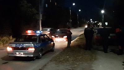 Легковушка на буксировочном тросе сбила женщину с ребенком в Чебаркуле 