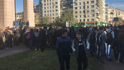 Снова эвакуация. В центре Челябинска из здания вывели студентов и преподавателей ЧИПС