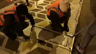 Геометрический пешеходник перекрасили в «зебру»