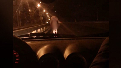 Окровавленный голый пешеход напугал златоустовцев 