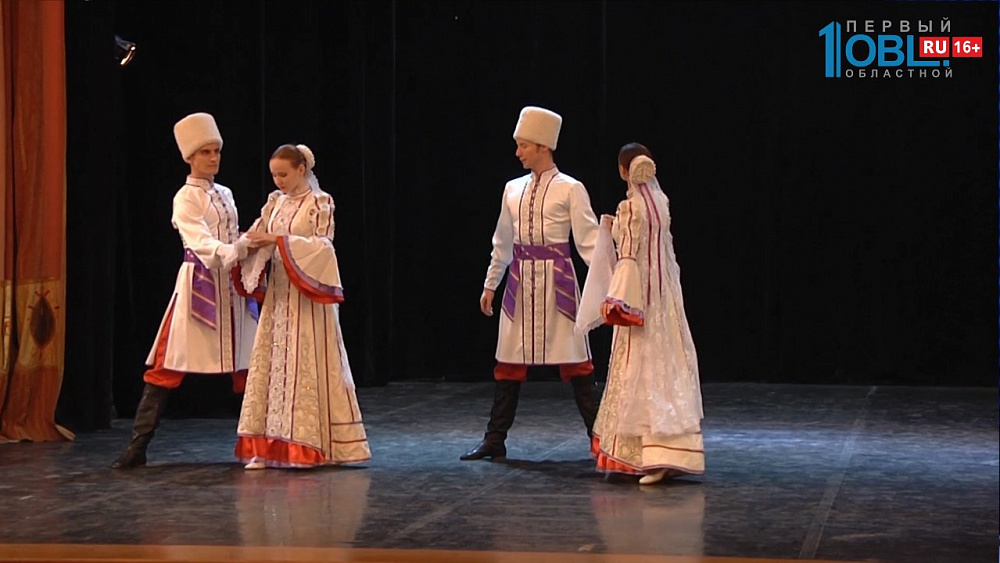 Артисты ансамбля «Урал» возродили танец 80-ых годов