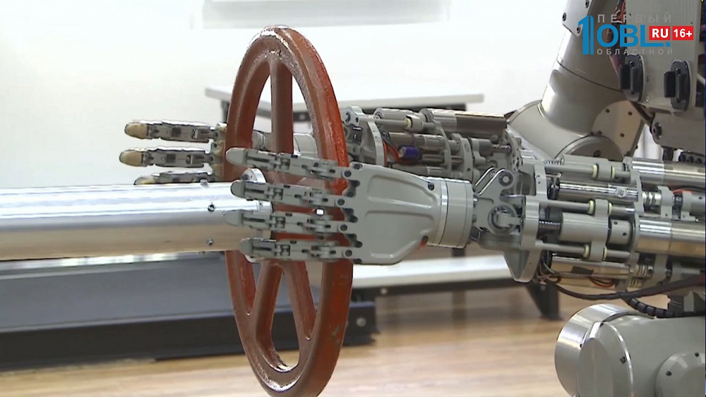 Ученые ЮУрГУ сделали руки и ноги роботу Федору