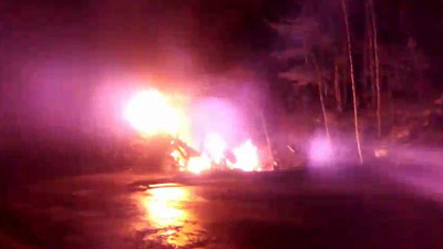 Горящий МАЗ в кювете между Миассом и Златоустом сняли на видео