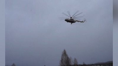 Спасатели с вертолета ищут тела пропавших в Аргазинском водохранилище