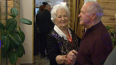 Ровесница Октябрьской революции из Челябинска наняла ди-джея для празднования векового юбилея 