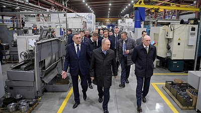 Рабочие предприятия в Челябинске спросили у Владимира Путина, как защититься от метеорита