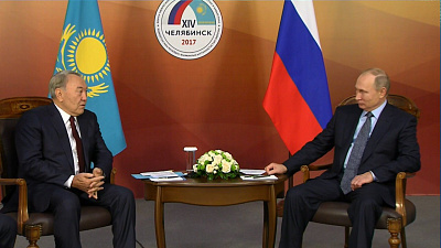 Президенты пожали руки