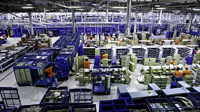 До 1,3 миллиона посылок может прийти челябинцам перед Новым годом 