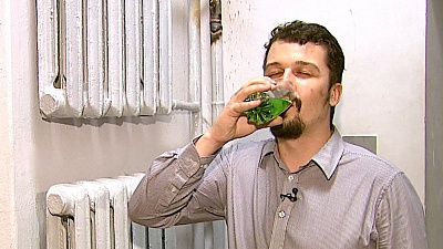 Продюсер ОТВ выпил зеленую жидкость во время съемок сюжета про утечку реагента в Кыштыме