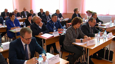 Диалог глав и правительства