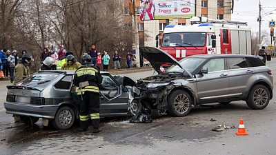Очевидцы рассказали, как пытались спасти отца новорожденного ребенка после ДТП 
