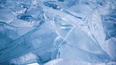 Полицейский спас рыбака, который чуть не провалился на тонком льду в Агаповском районе