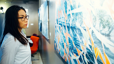 Отель как объект искусства. В центре Челябинска работает необычная галерея 