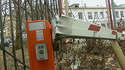 Жильцы обвиняют бизнесменов в захвате территории