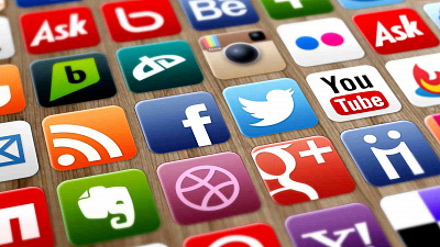 Чиновников призвали следить за своим образом в соцсетях и отказываться от подарков 