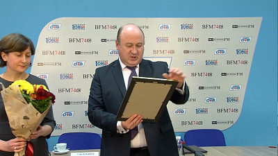 Чиновники стали меньше брать взятки