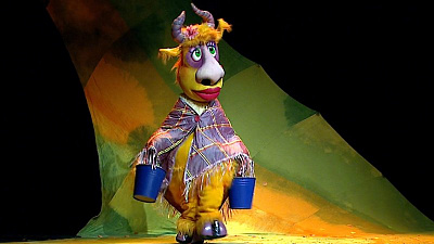 Говорящие жуки и танцующие овечки вызвали восторг у детей из Озерска 