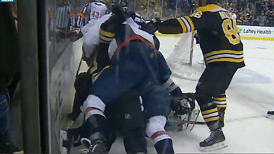 Орлов и Овечкин устроили массовую драку во время матча 