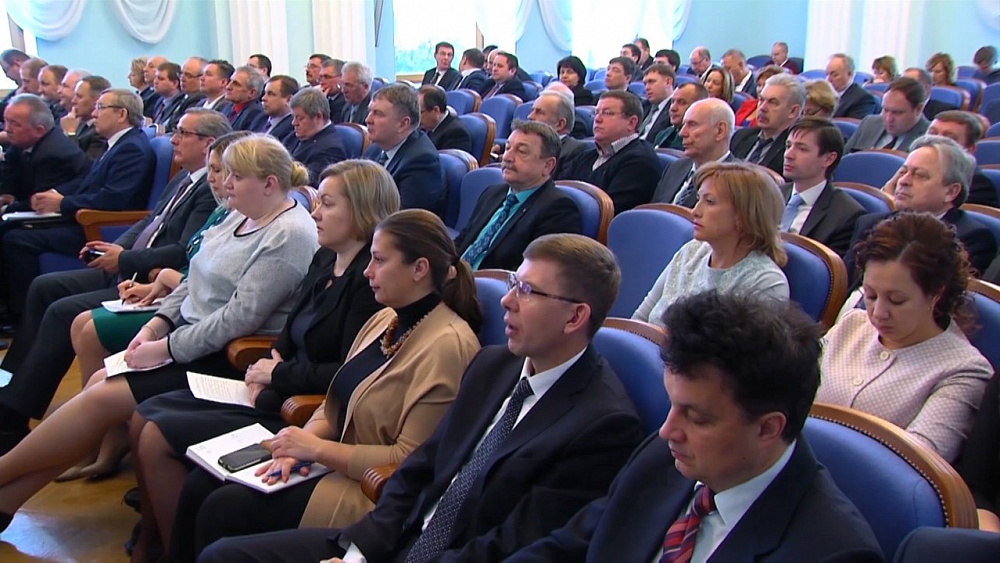 Региональный минфин предложил сократить зарплату главам муниципалитетов