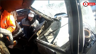 ГАЗель столкнулась с дрезиной на служебной железной дороге в Магнитогорске 