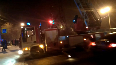  Спасатели три часа пытались снять с ЛЭП пьяного мужчину