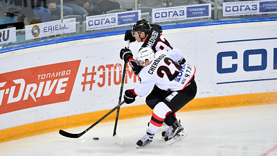 Челябинский «Трактор» в гостях одержал волевую победу на «Авангардом». Дуэль чешских вратарей-олимпийцев осталась за Францоузом 