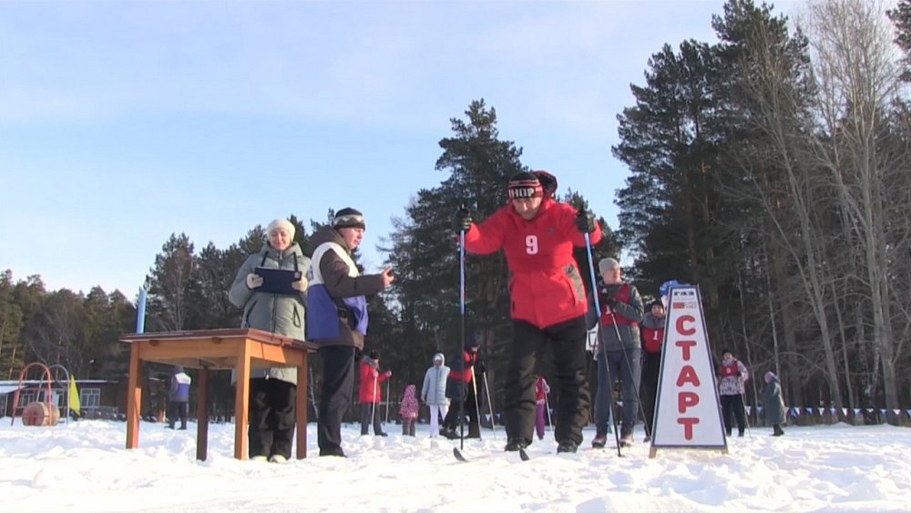 Сотрудники автомобильного завода "Урал" встали на лыжи