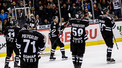 «Трактор» обыграл «Авангард» и оформил пятую победу подряд