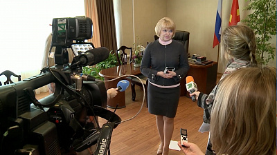 Молодые мамы начали оформлять пособие на первенца 