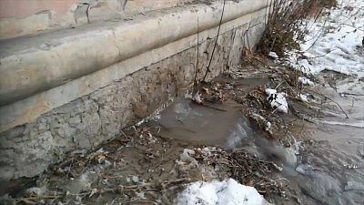 Старая пожарная часть затопила челябинский перекресток 