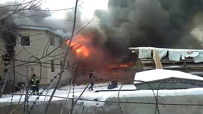 Промышленное здание вспыхнуло недалеко от ТРК на Копейском шоссе 