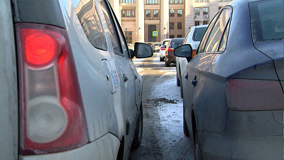 Челябинцам все труднее найти парковочные места