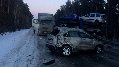 Водитель автовоза сообщил обстоятельства ДТП на трассе