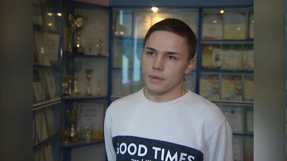 Школьник спас двух детей из горящей квартиры