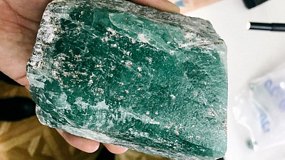 Поступило 1000 вариантов названия для изумруда-гиганта