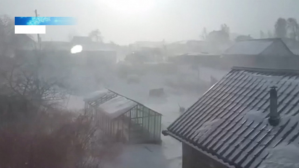 Жители Златоуста из-за ветра остались без электричества