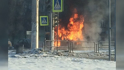 Маршрутка с пассажирами на ходу загорелась в Магнитогорске