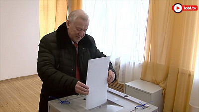 Глава Челябинска Евгений Тефтелев проголосовал в Курчатовском районе 