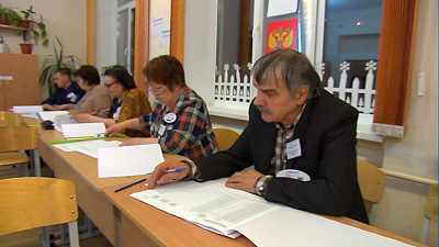 110 участковых избирательных комиссий открылись в области в 6 и 7 утра