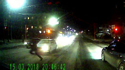 Подростка сбило двумя ВАЗами на светофоре в Сатке