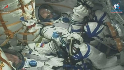 Белый мишка «Трактора» отправился в космос с «Байконура»