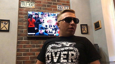 Известный рэпер Витя АК-47 рассказал, как в Тайланде снимал клип для «Трактора» на айфон