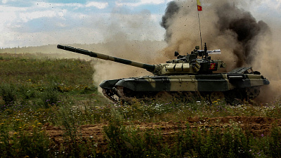 Танковый биатлон собрал под Чебаркулем  сотни военнослужащих