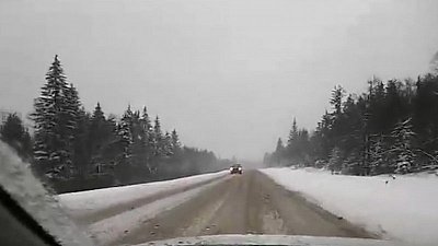 Снегопад создал трудности автомобилистам на трассе М-5 в Горнозаводской зоне