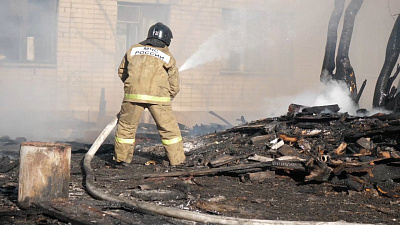 Восемь балконов в жилом доме вспыхнули в Троицке